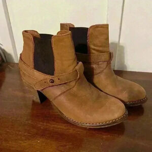 Steve Madden leather booties size 6